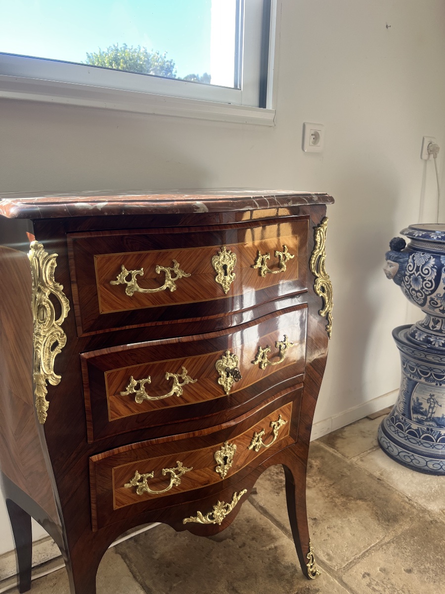 Louis XV Jumping Chest Of Drawers -photo-1