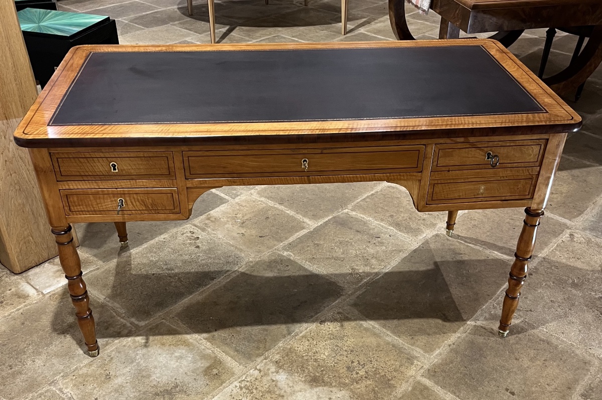Bureau plat Charles X en citronnier 
