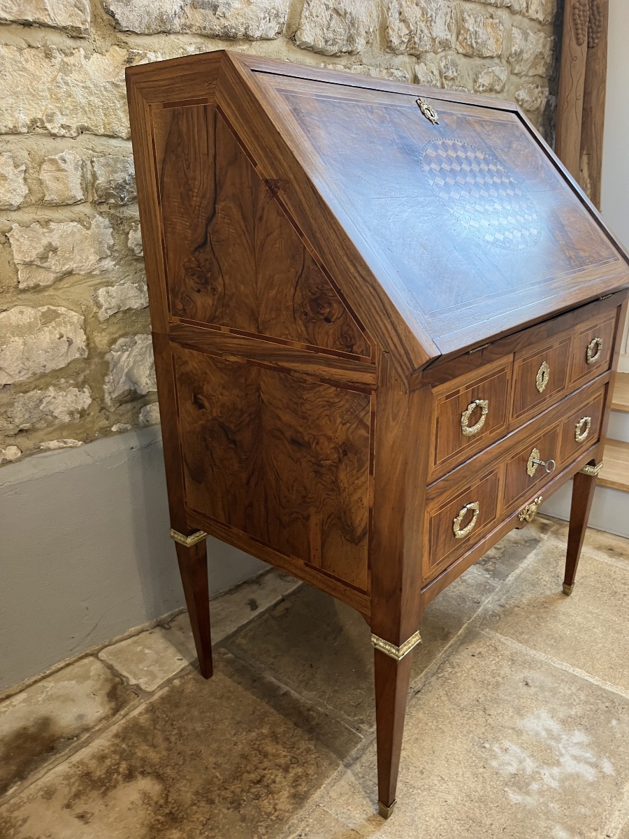 Louis XVI-style Sloped-top Walnut Desk -photo-3