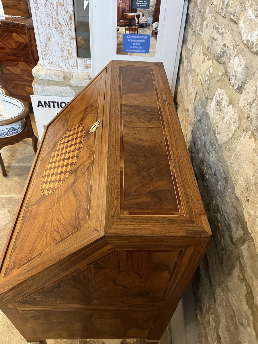 Louis XVI-style Sloped-top Walnut Desk -photo-3