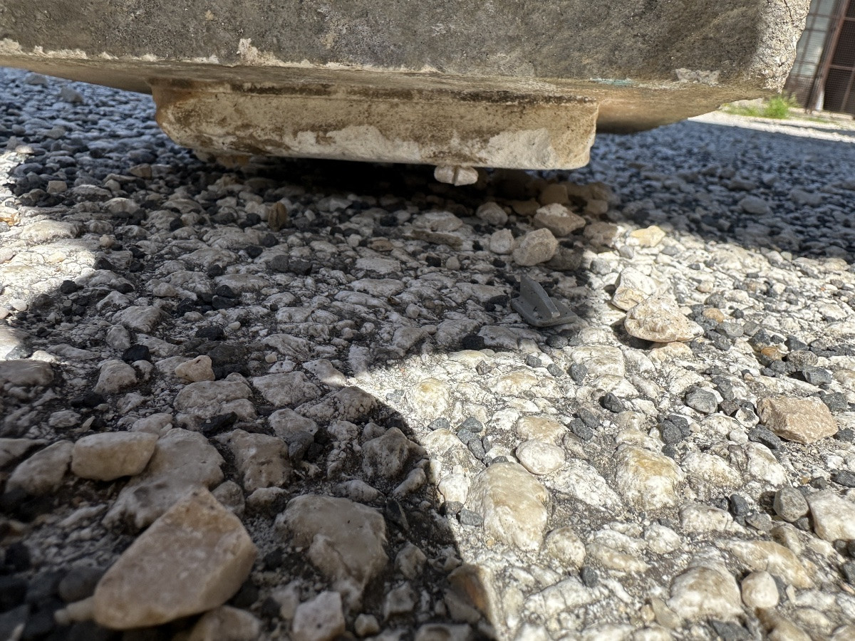 Pieds de colonne en pierre -photo-1