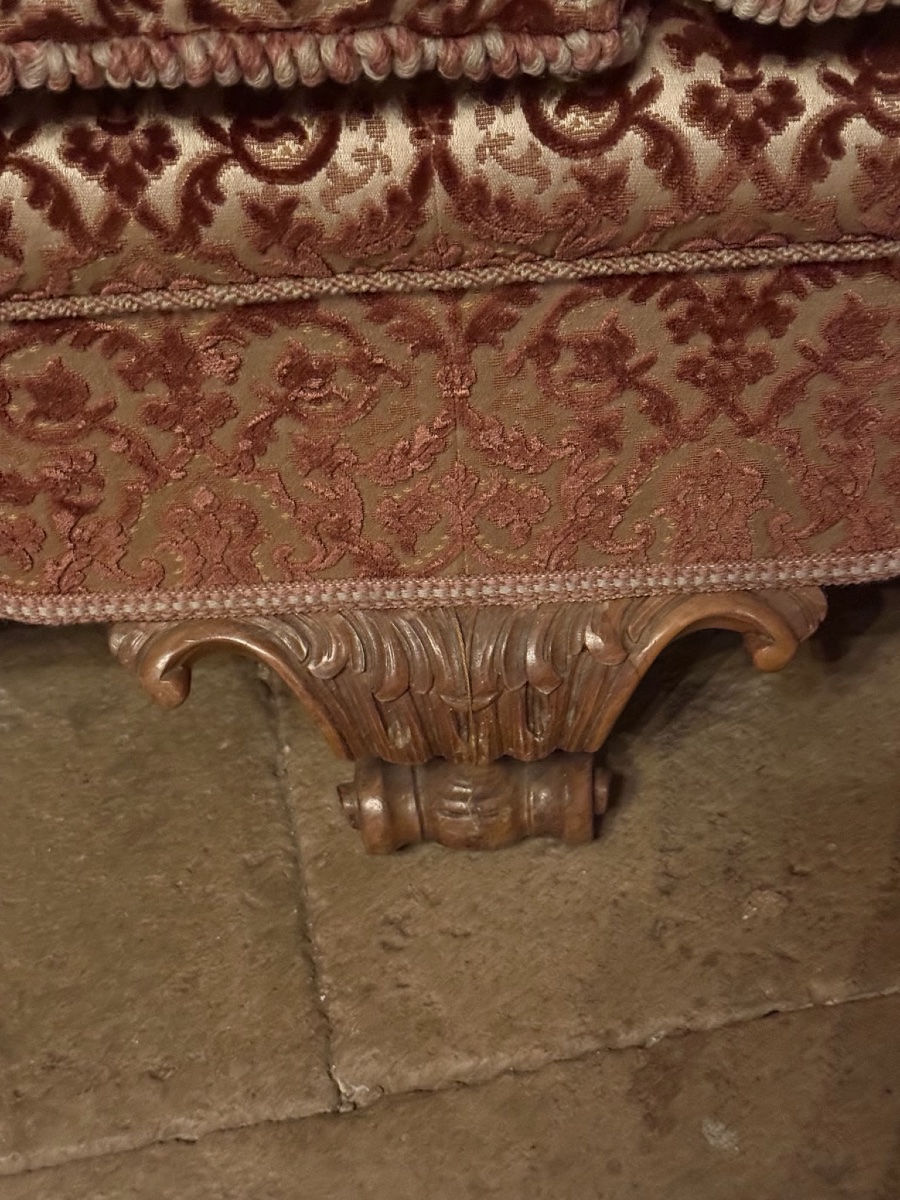 Canapé de style Louis XV en velours façonné cramoisi — fin XIXe / début XXe siècle-photo-3