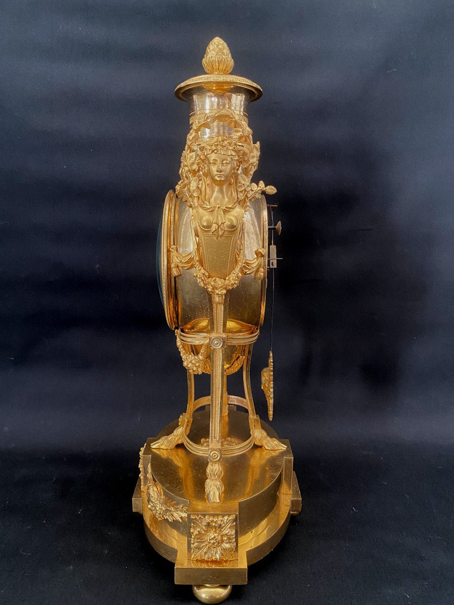 Pendule Vase d'époque Louis XVI En Bronze Doré-photo-7