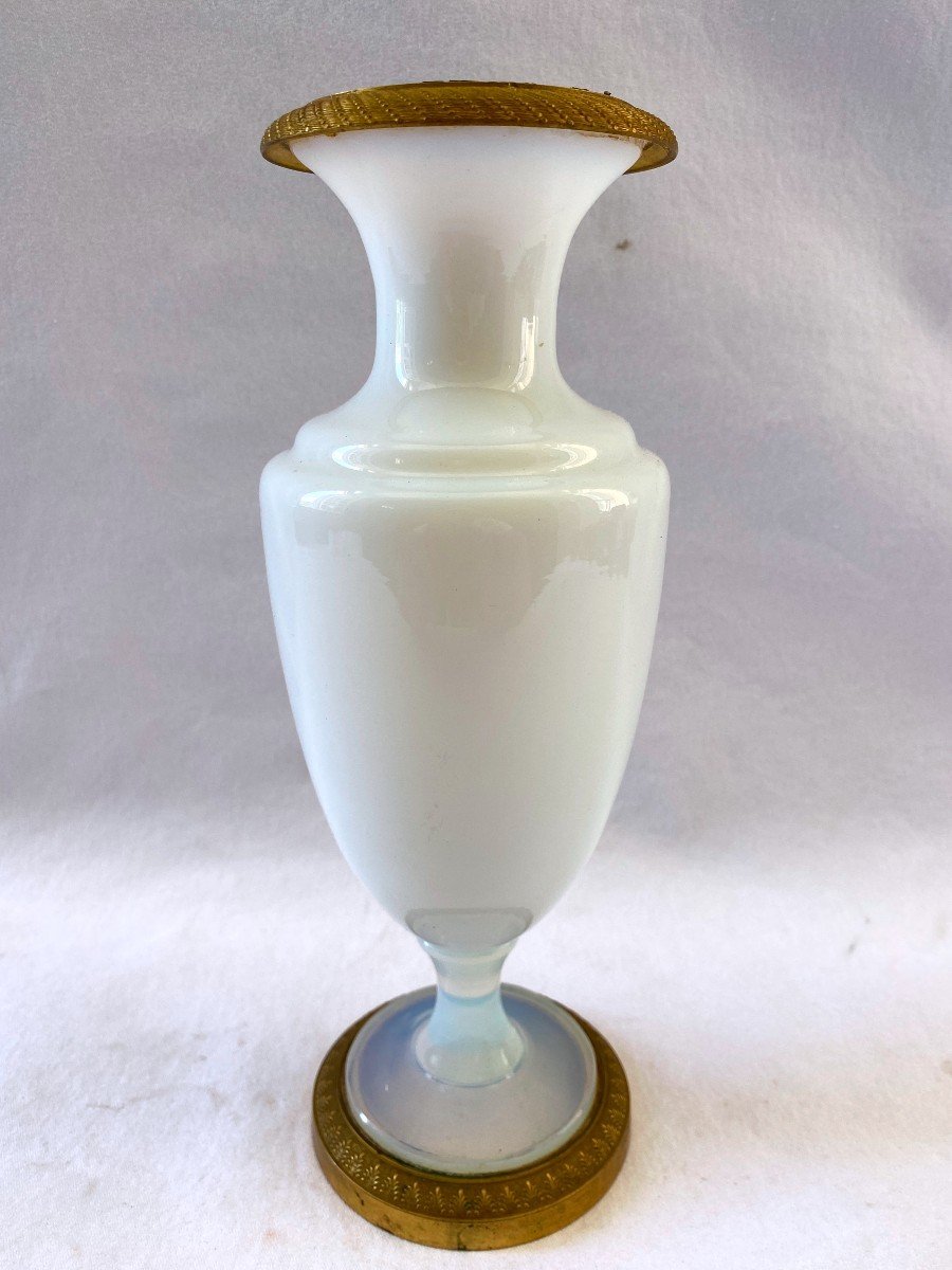 Vase Charle X En Opaline Et Bronze Doré