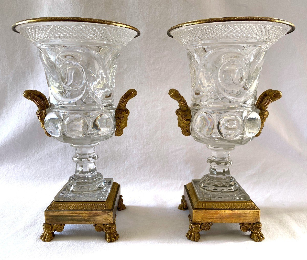 Paire De Vases Empire En Cristal Taillé Et Bronze Doré