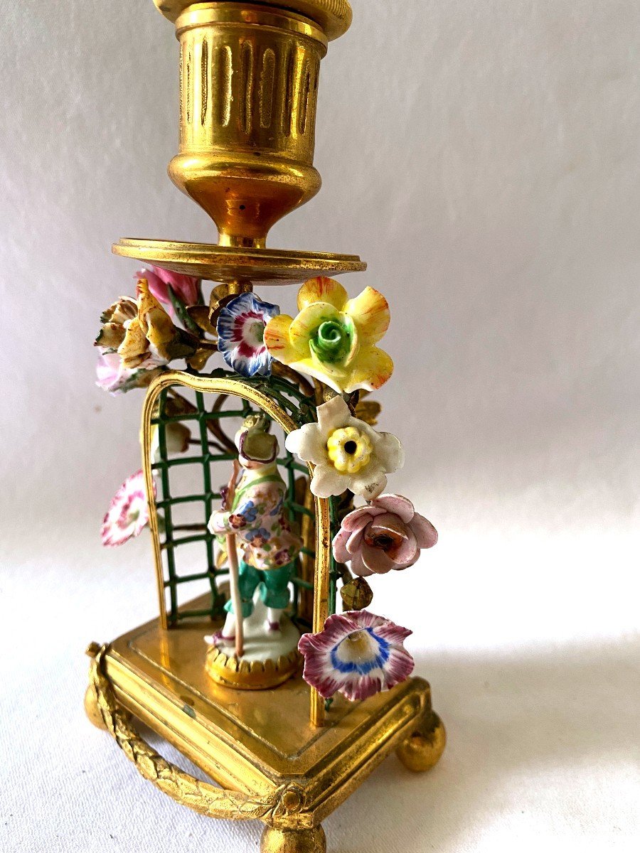 Transition Hand Candlestick In Gilt Bronze And Porcelain Flowers-photo-4