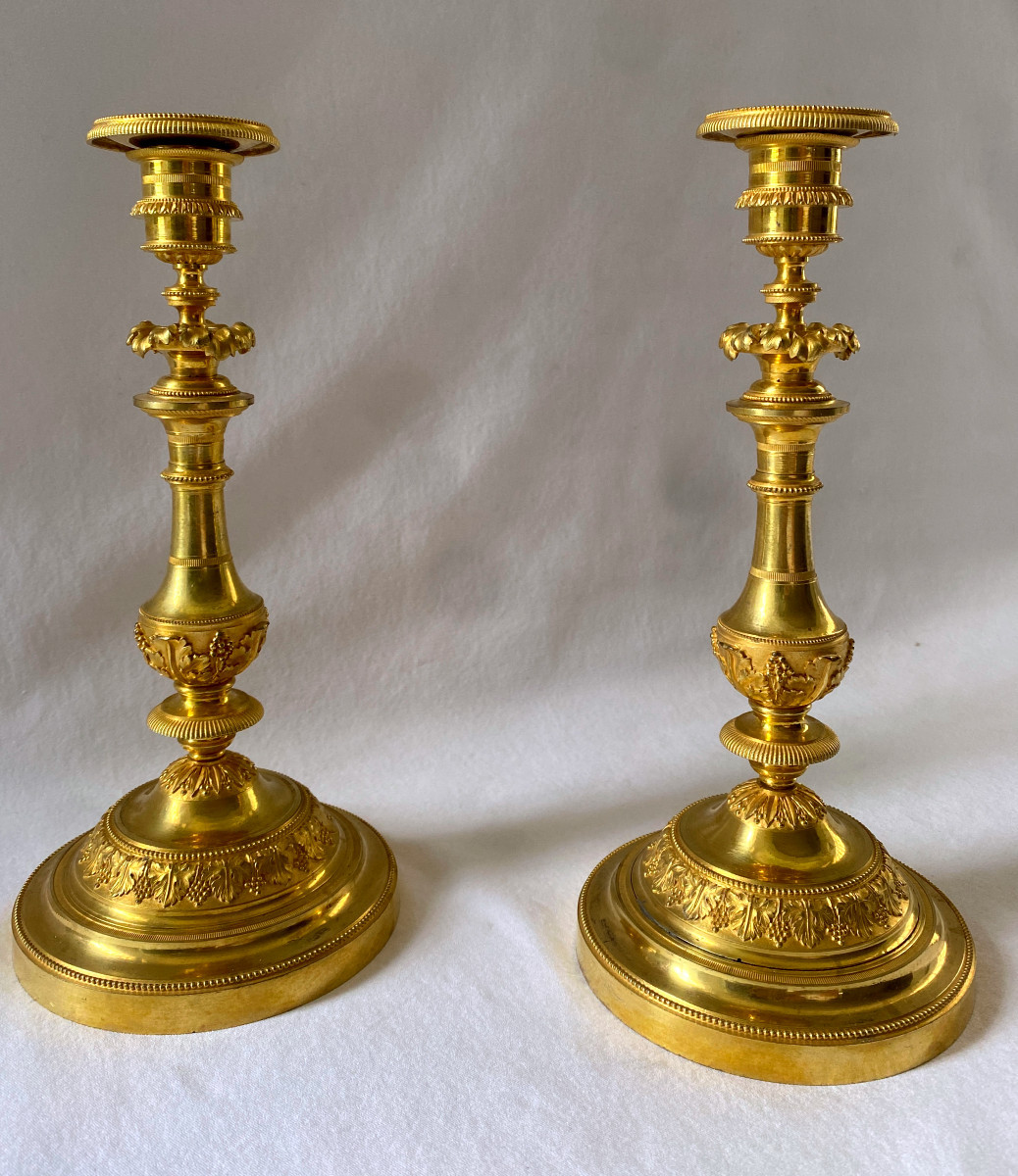 Paire de bougeoirs directoire en bronze doré attribué à dugourc jean démosthène