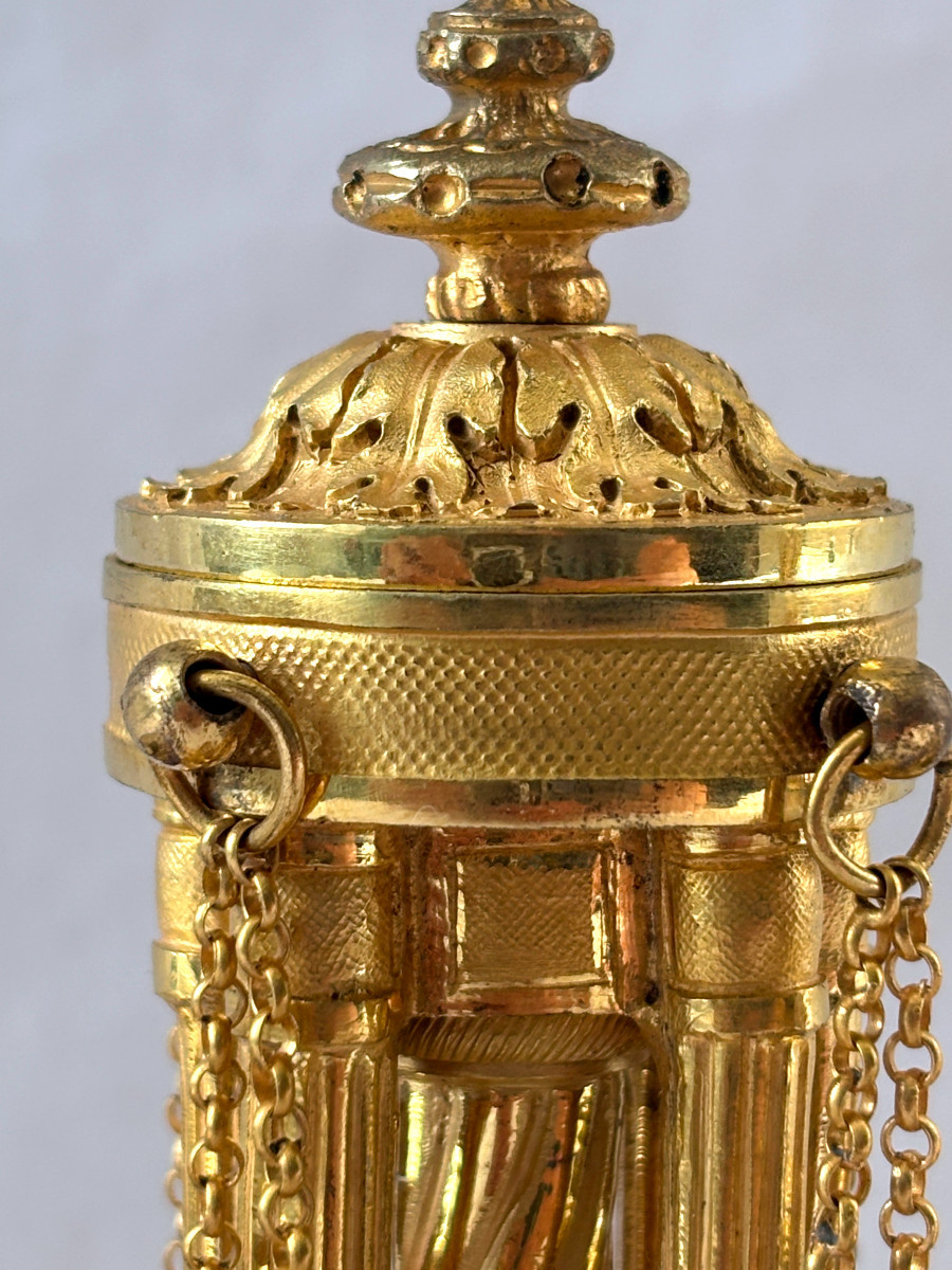 Victor Paillard Pair Of Gilt Bronze Candlesticks-photo-3