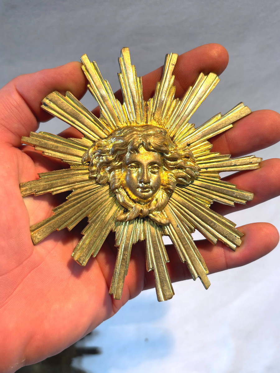 Pair Of Large Gilded Bronze Suns Forming Nail Covers-photo-3