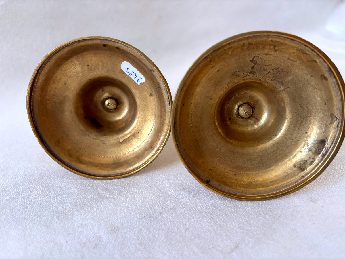 Paire de bougeoirs de toilette époque Louis XVI en bronze doré-photo-7