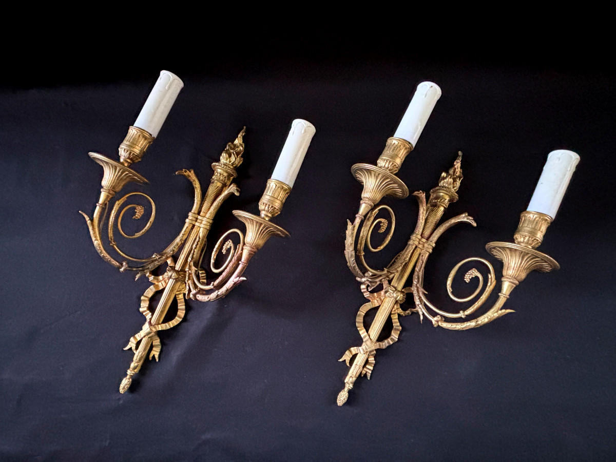 Pair Of Louis XVI Style Wall Sconces In Gilt Bronze-photo-2