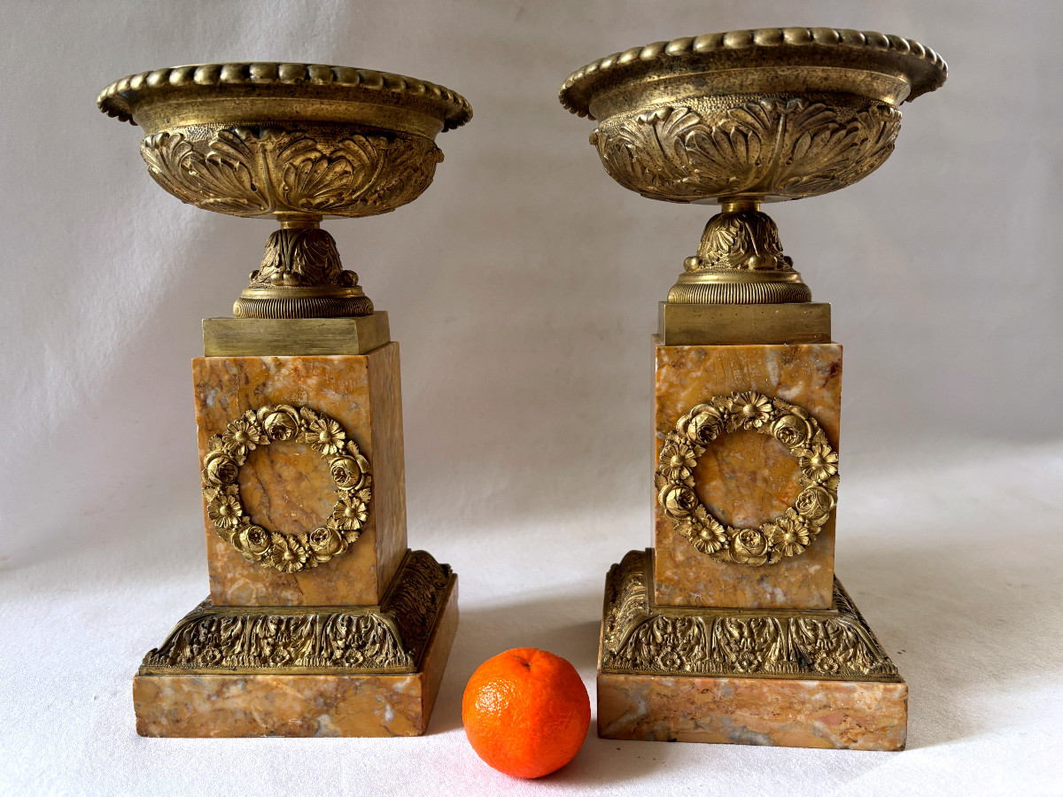 Paire de Grandes Cassolettes en Bronze et Marbre de Sienne-photo-2