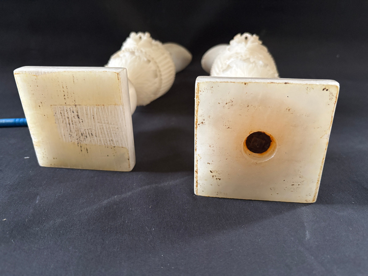 Alabaster Setting, Pair Of Ewers  -photo-8