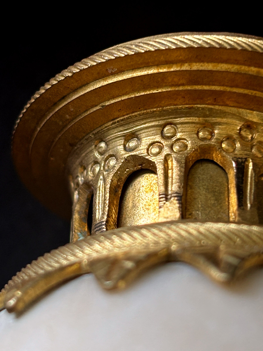 Grand Tour Paire de Vases Italiens formant Bougeoirs en Marbre et Bronze Doré-photo-7