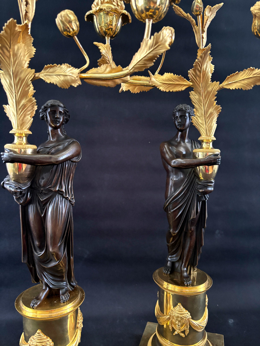 Grande Paire de Candélabres à l'antique en Bronze Doré et Patiné -photo-3