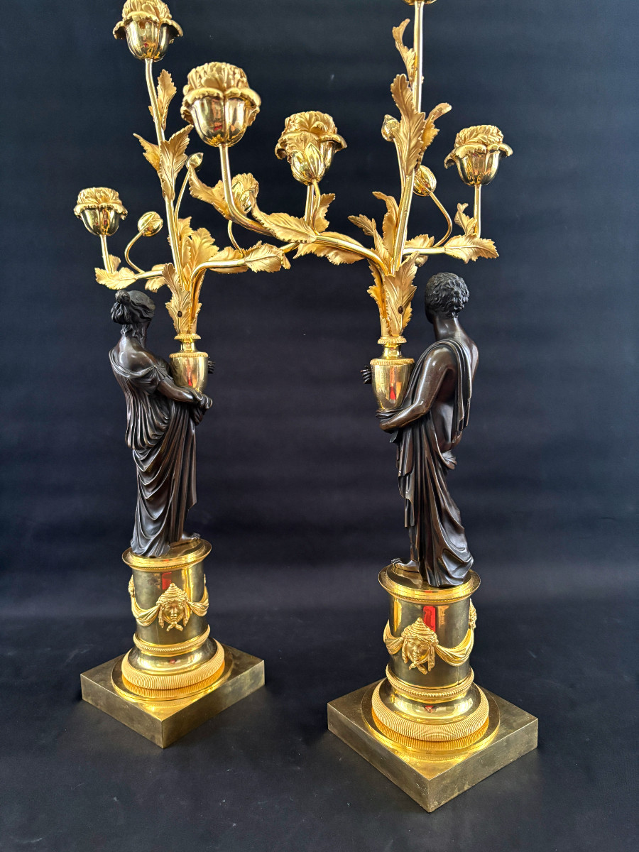Grande Paire de Candélabres à l'antique en Bronze Doré et Patiné -photo-4