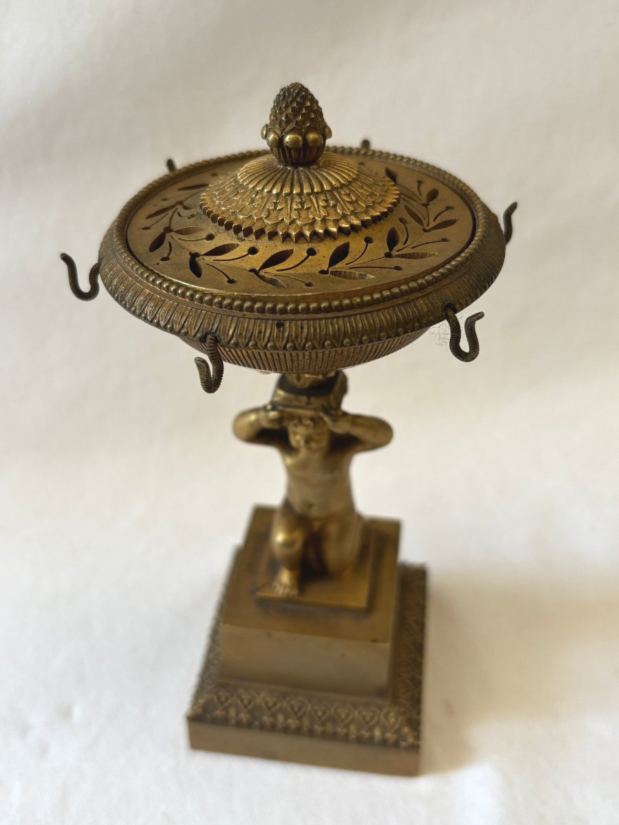 Empire-style Bronze Watch Holder With Ring Sizer-photo-2