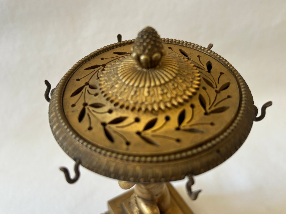 Empire-style Bronze Watch Holder With Ring Sizer-photo-1