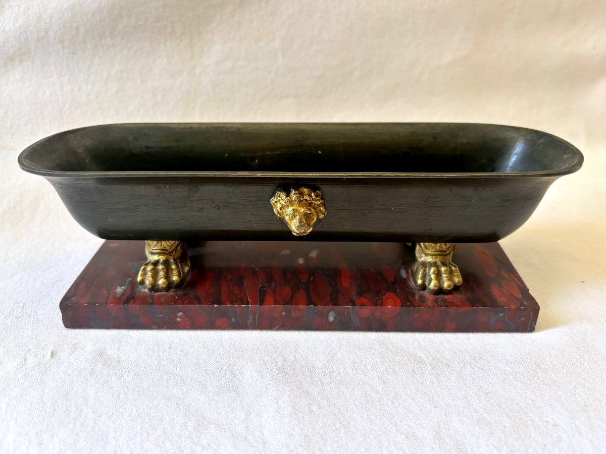 Item From The Grand Tour: Bath, Made Of Bronze And Marble-photo-2