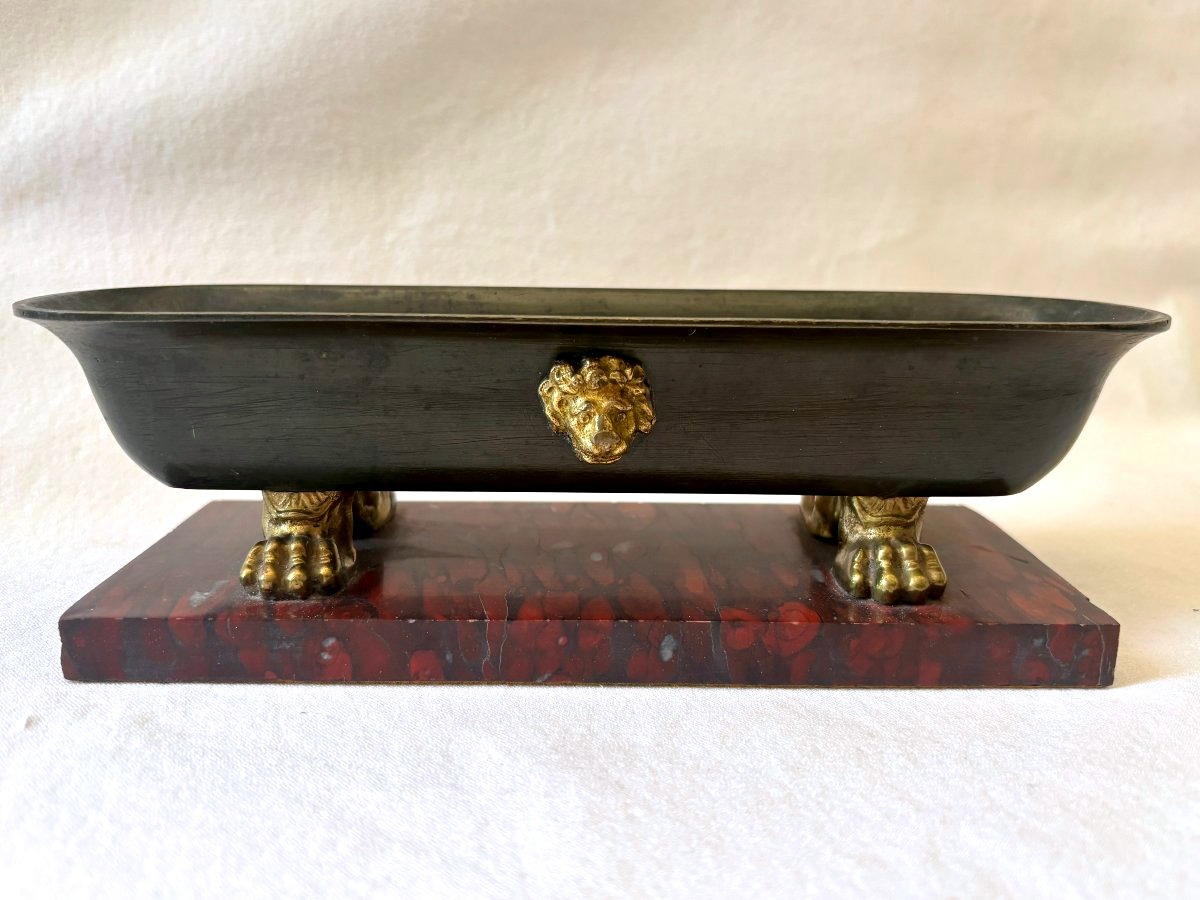 Item From The Grand Tour: Bath, Made Of Bronze And Marble