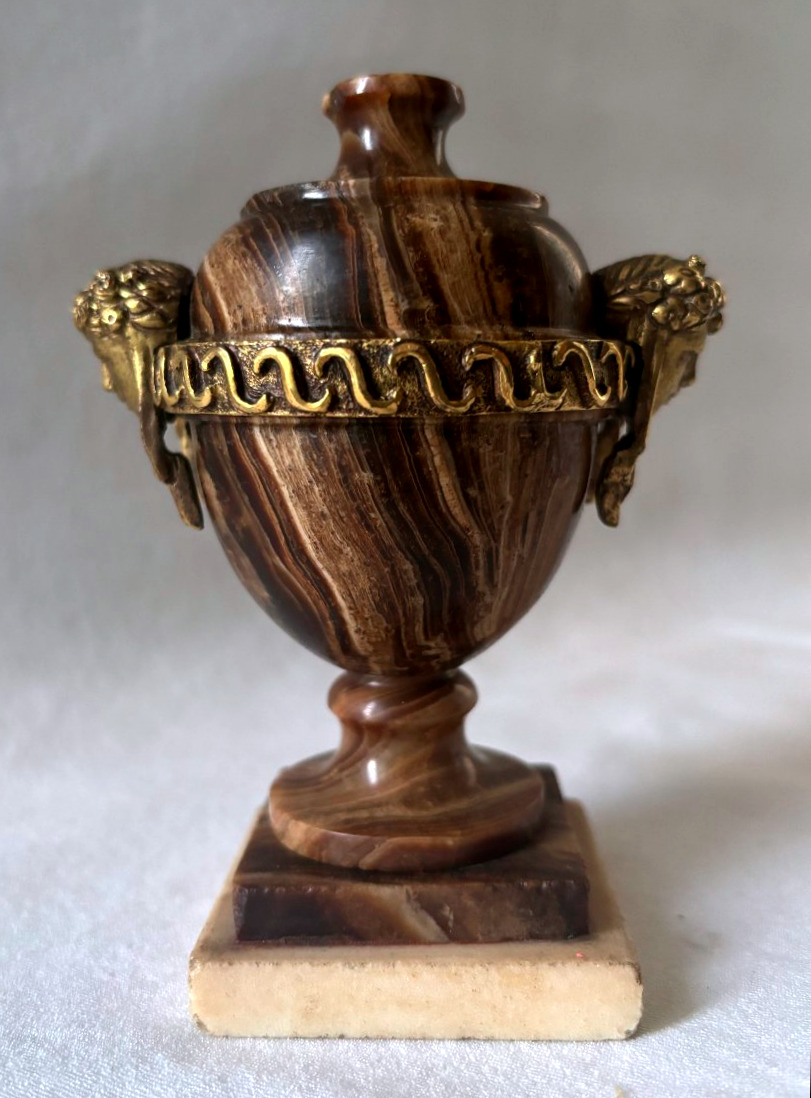 Louis XVI Vase In Petrified Wood And Gilded Bronze