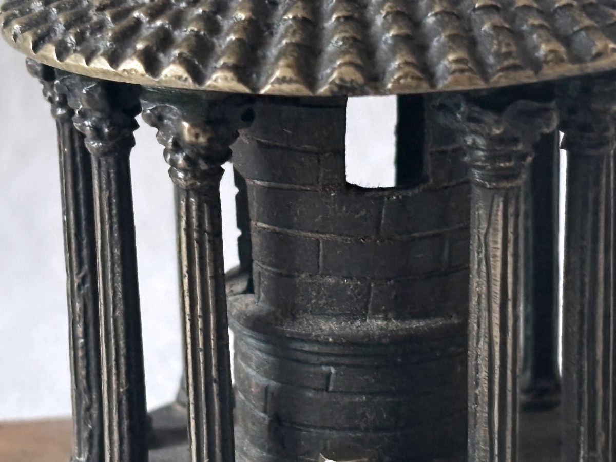 Objet du grand tour temple antique en bronze-photo-1