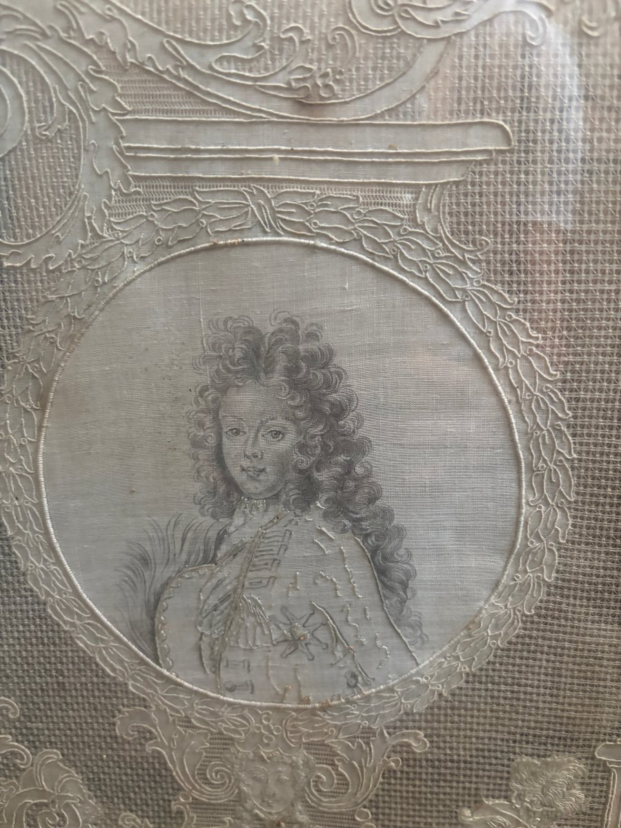 Paravent en acajou et dentelles à profils royal-photo-3