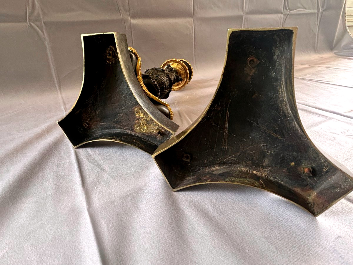 Grande paire de bougeoirs Restauration en bronze à double patine-photo-8