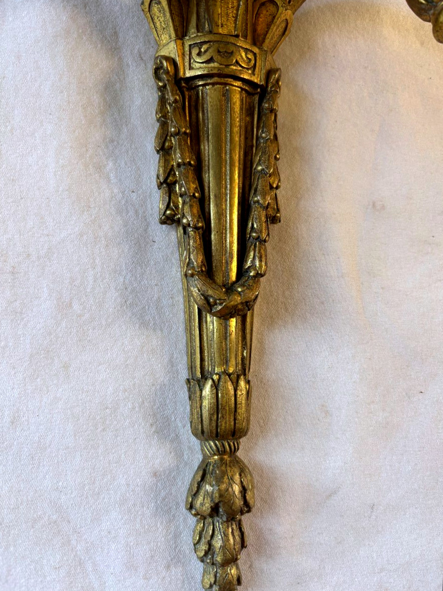 Paire d'appliques en bronze doré de style Louis XVI-photo-4