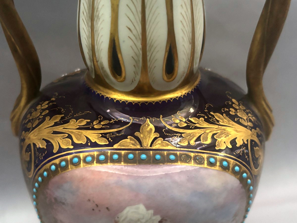 Vase en porcelaine de Sèvres -photo-3