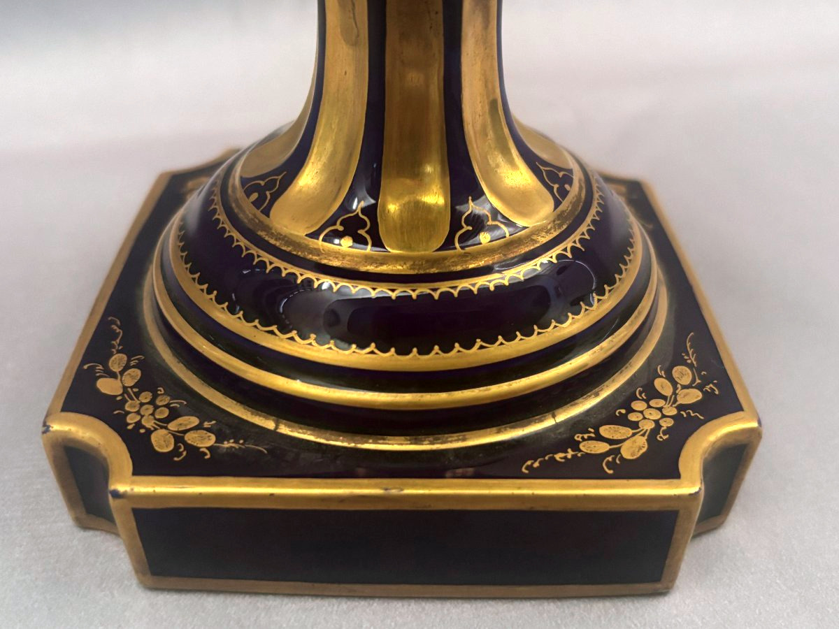 Vase en porcelaine de Sèvres -photo-5