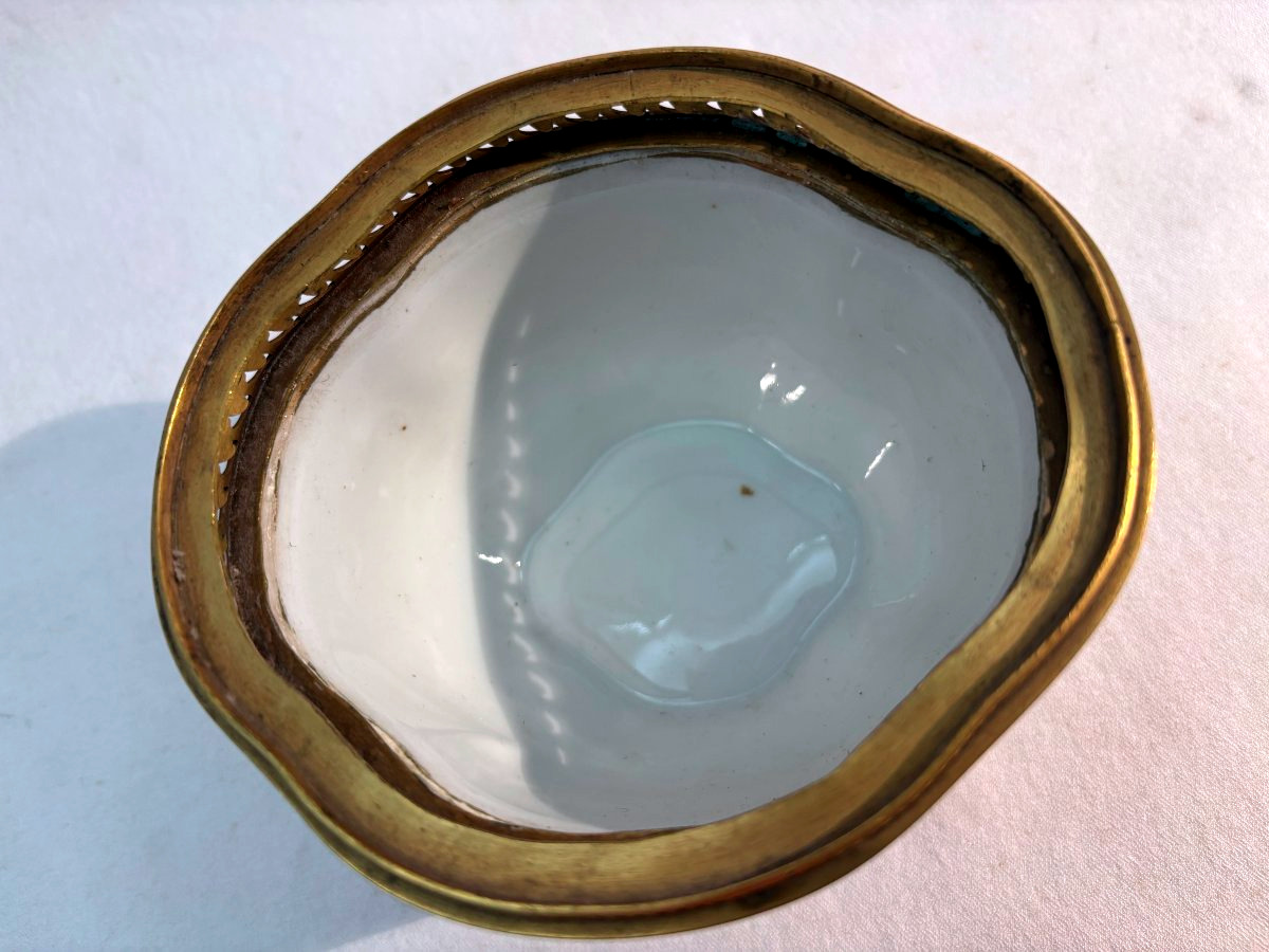 Covered Jar Made Of German Porcelain And Gilded Bronze-photo-5
