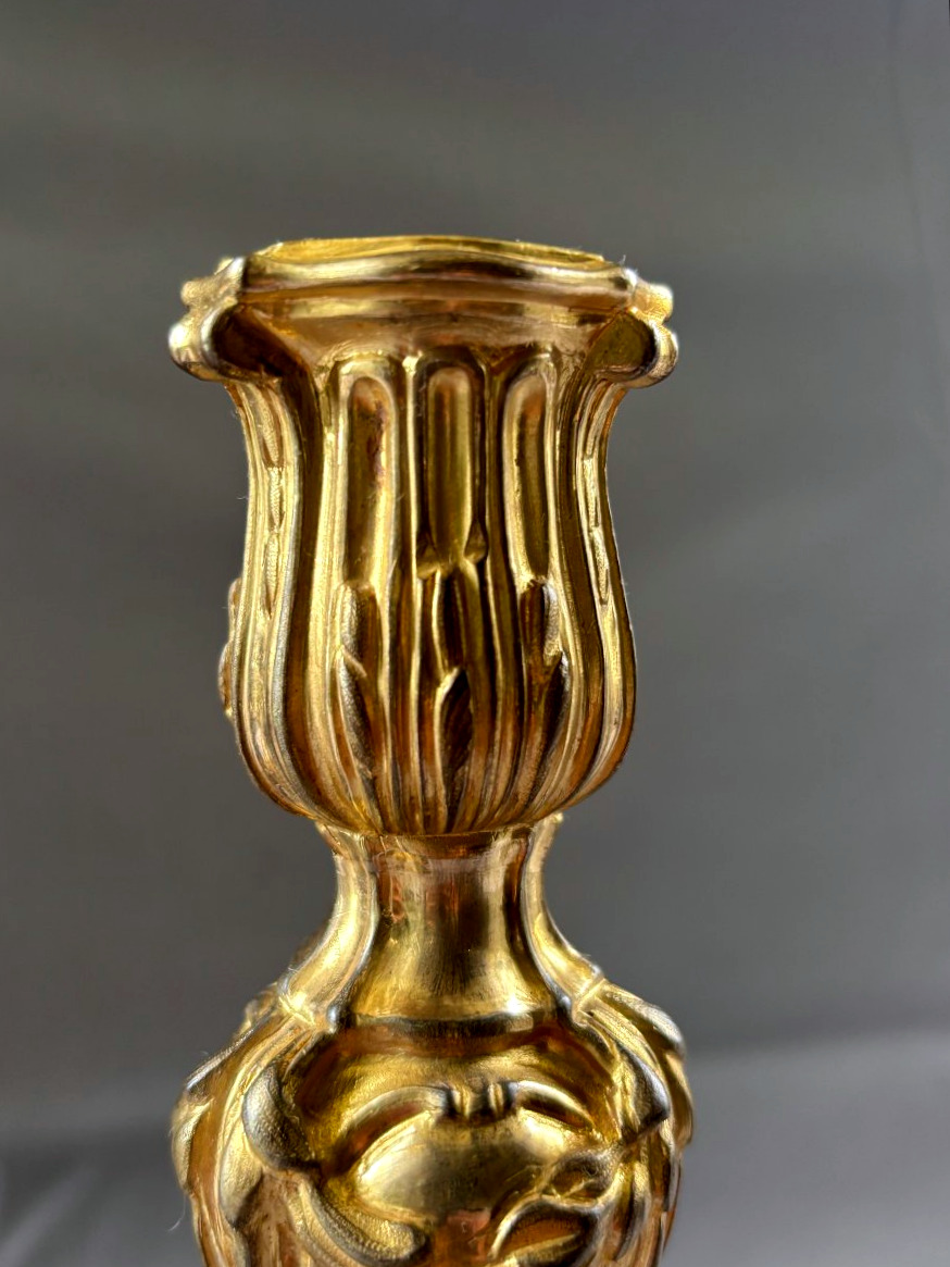 Paire de flambeaux Epoque Louis XV bronze doré et armoiries-photo-4