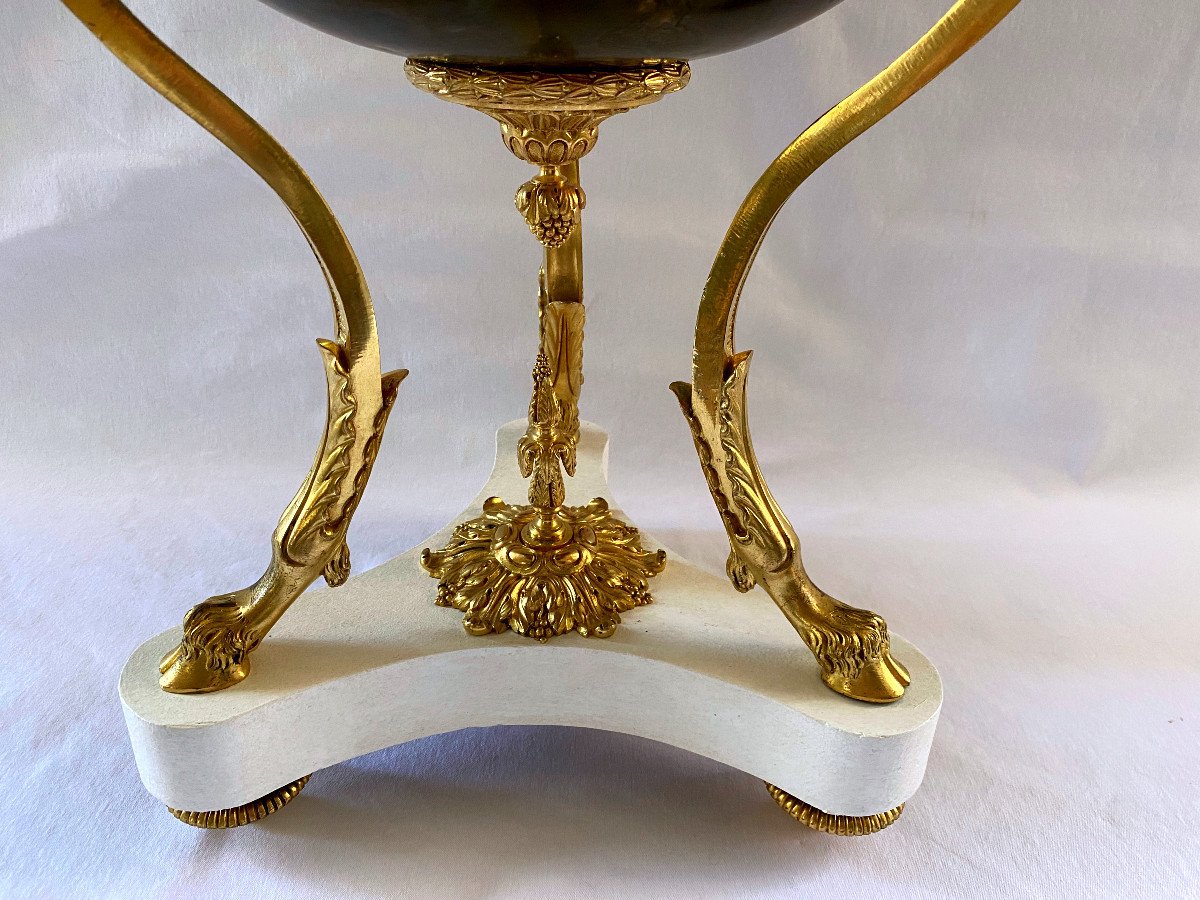 Large Tripod Cup With Eagles In Gilt Bronze-photo-3