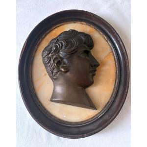 Médaillon profil d'un Dandy en bronze patiné