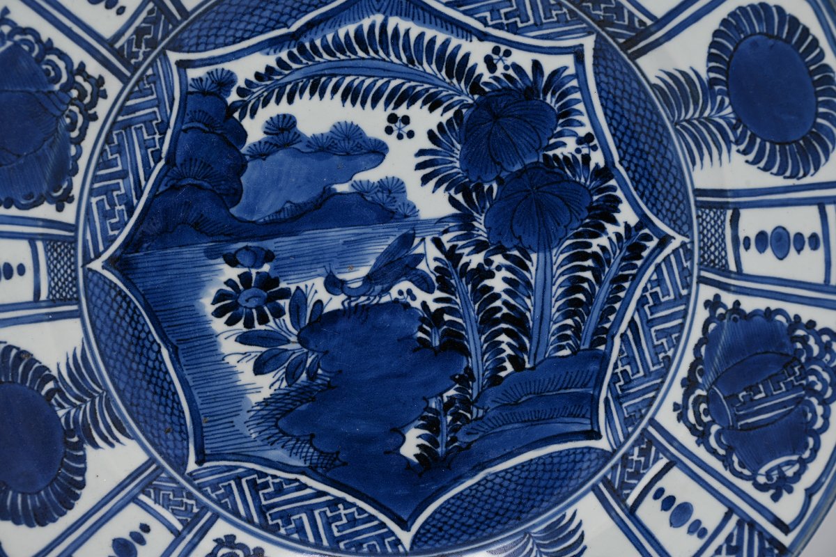 Japon - Grand plat en porcelaine d’Arita à décor 'kraak, époque Edo 1670–1690-photo-2