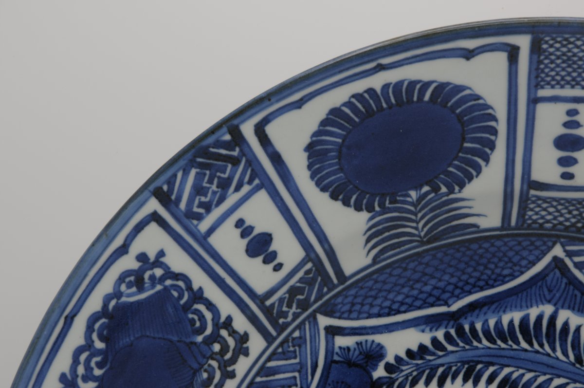 Japon - Grand plat en porcelaine d’Arita à décor 'kraak, époque Edo 1670–1690-photo-5
