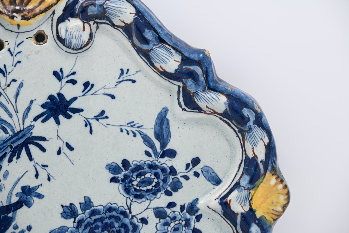 Delft Earthenware Wall Plate With Blue-and-white Decoration And A Polychrome Frame, Mid-18th Century-photo-1