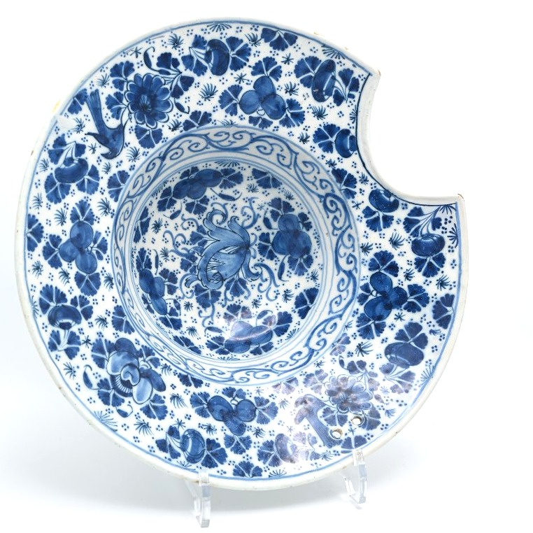 Delft Earthenware Shaving Dish, Early 18th Century