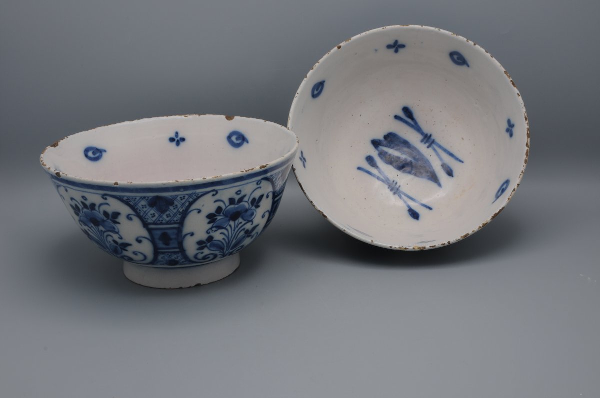 Paire de bols en faïence de Delft en camaieu blue, XVIIIe siècle-photo-1