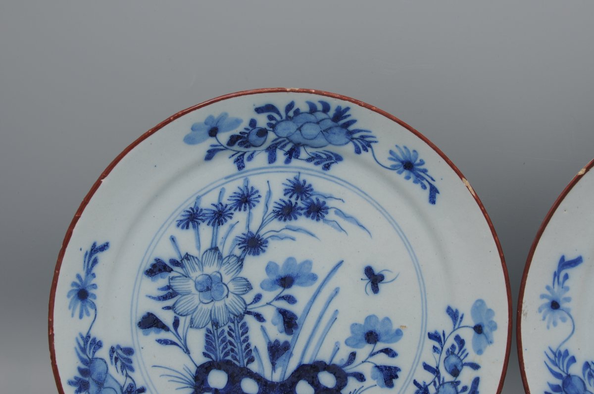 Paire d’assiettes en faïence de Delft à décor en camaïeu bleu, XVIIIe siècle-photo-3