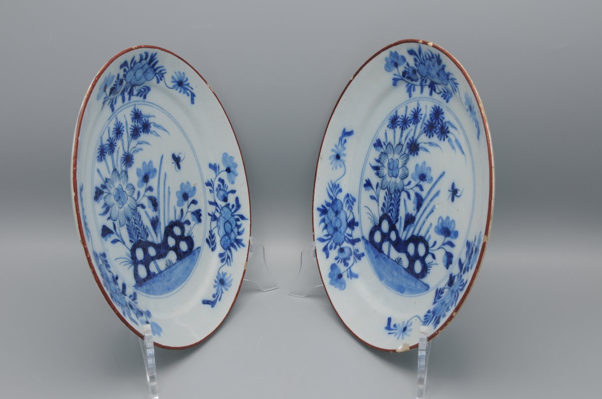 Paire d’assiettes en faïence de Delft à décor en camaïeu bleu, XVIIIe siècle-photo-3