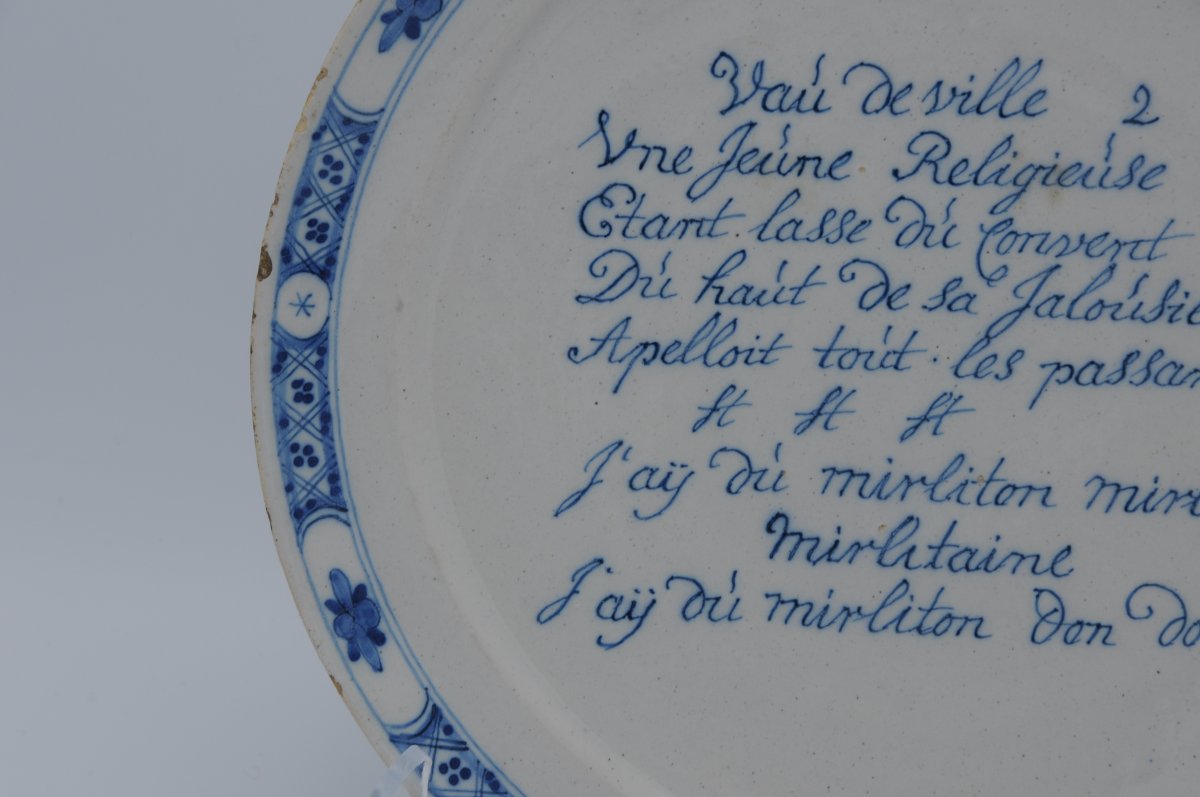 Assiette parlante en faïence de Delft à décor en camaïeu bleu, De Porceleyne Schotel, 1724–1764-photo-3