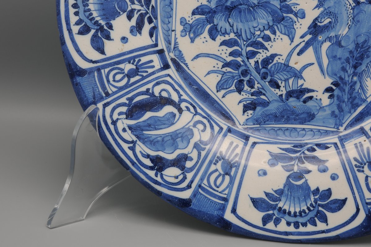 Grand plat en faïence de Delft, décor en camaïeu bleu de style Kraak-Wanli, fin du XVIIe siècle-photo-4