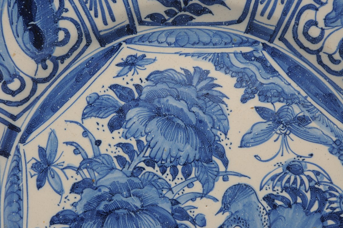 Grand plat en faïence de Delft, décor en camaïeu bleu de style Kraak-Wanli, fin du XVIIe siècle-photo-5