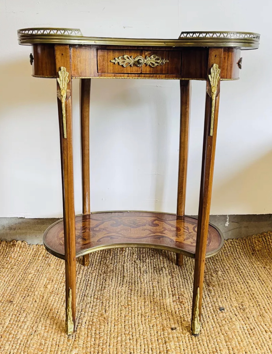 Table D’appoint Rognon De Style Louis XV – époque Napoléon III