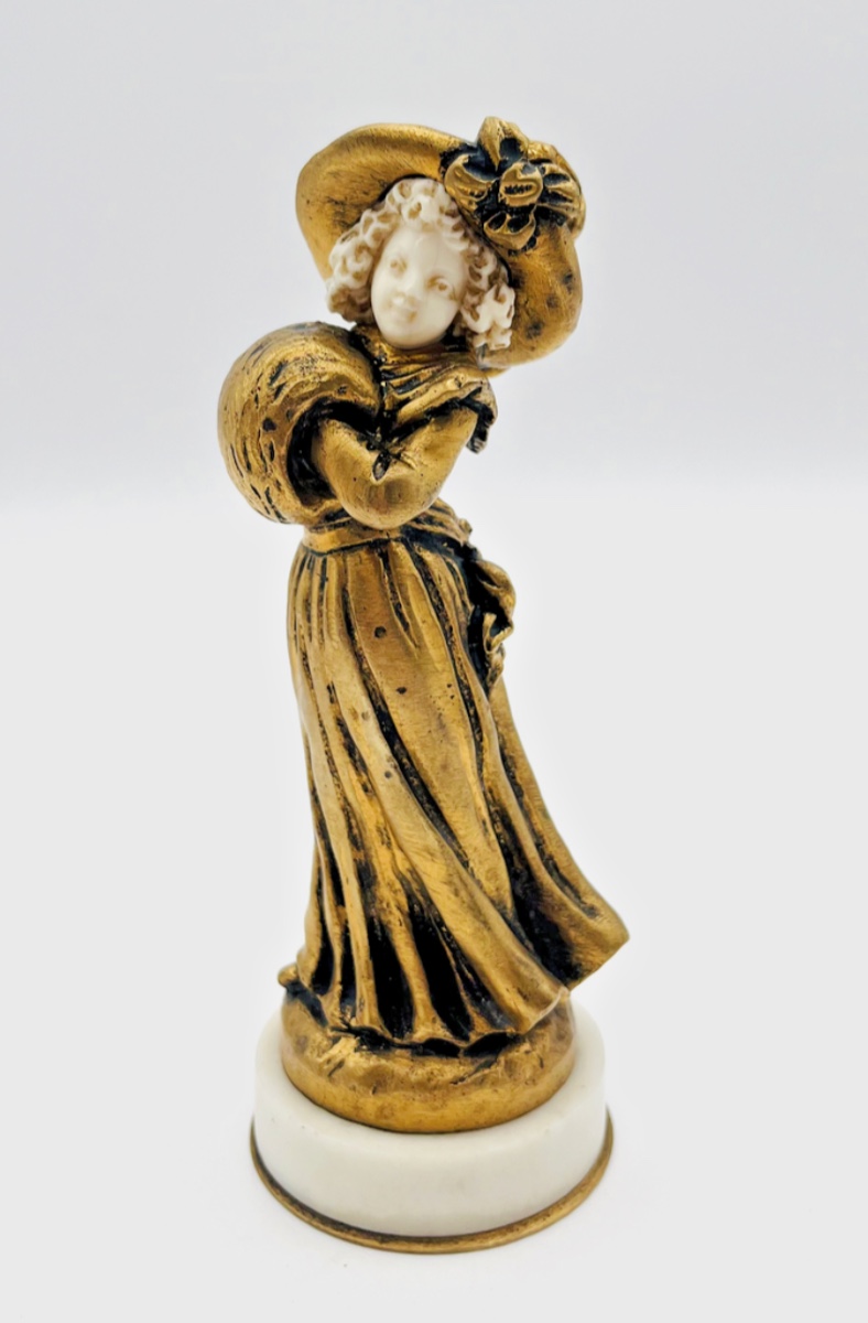 Sculpture chryséléphantine « La Jeune Fille aux Manchons » Eugène Bernoud (XIX-XX)