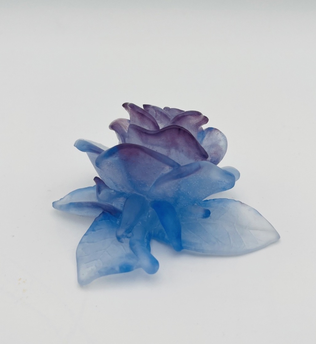 Presse-papiers en pâte de verre Daum – Rose bleue et rose -photo-1