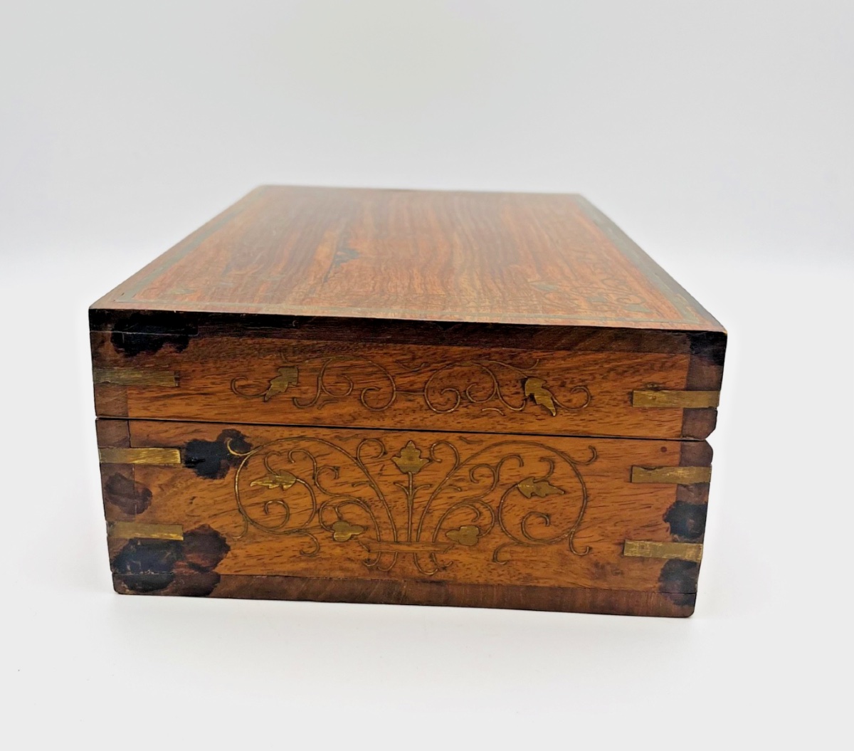 Coffret à bijoux marqueté en bois et laiton-photo-1