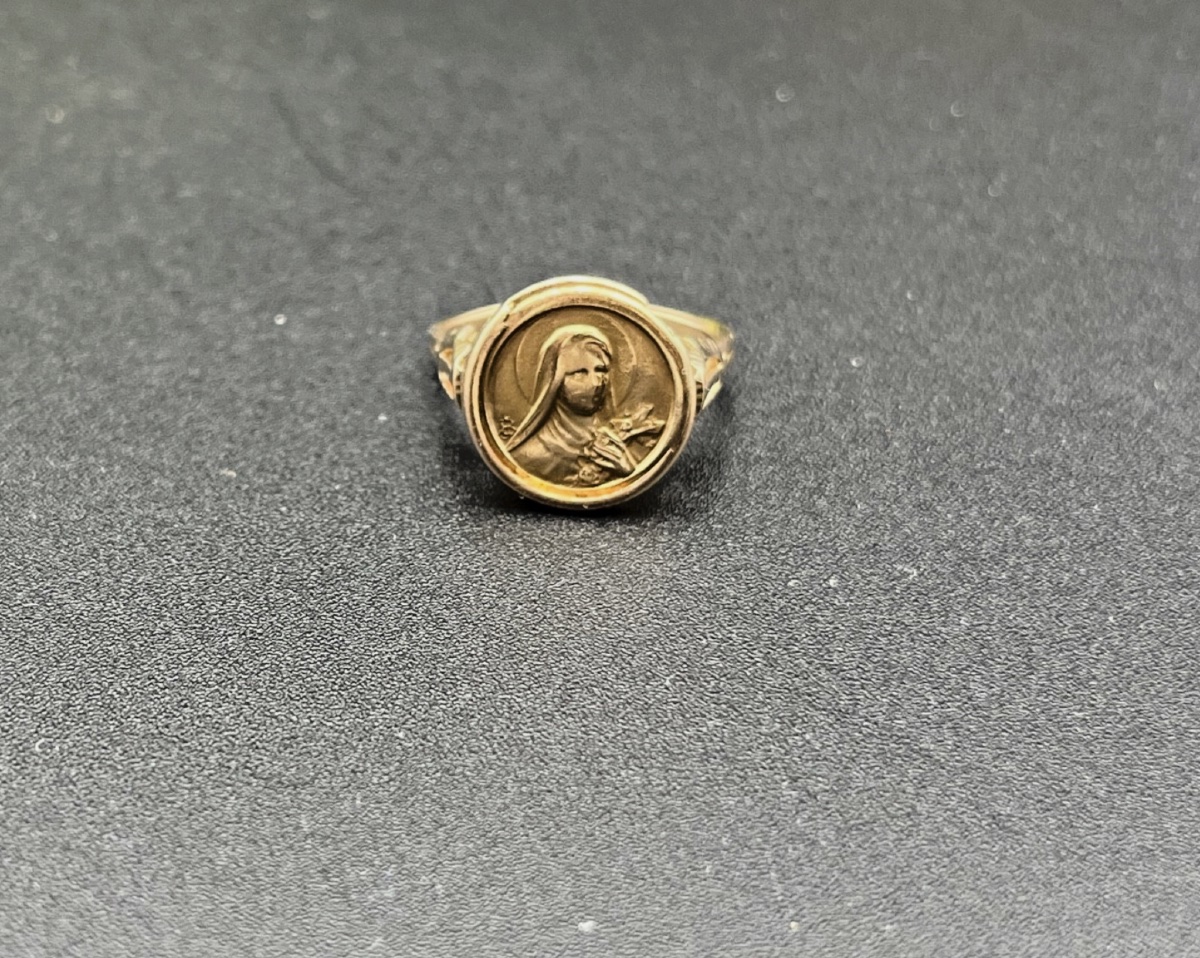 18k Yellow Gold Religious Ring -photo-4